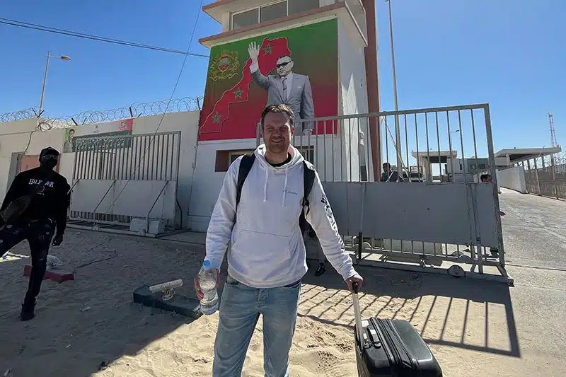 Wiebe-Wakker-at-Morocco-Mauritania-border-crossing